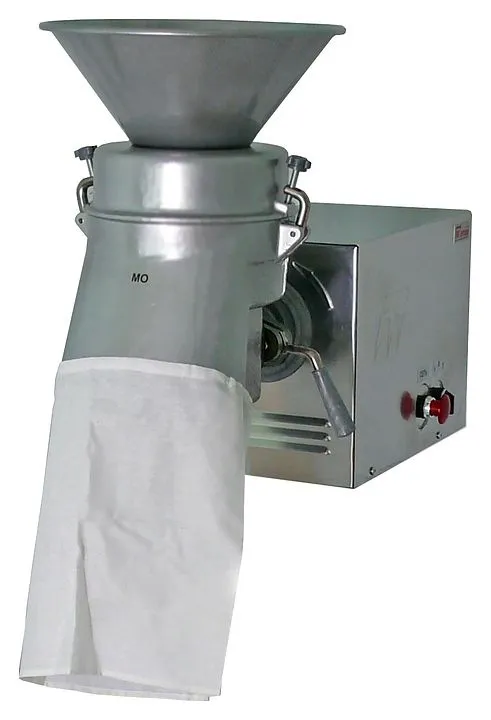 Универсальная кухонная машина Торгмаш УКМ-06-01